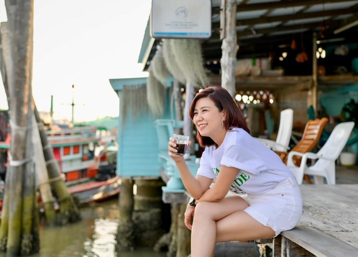 Rub Lom Chom Klong Homestay Chumphon Exterior photo