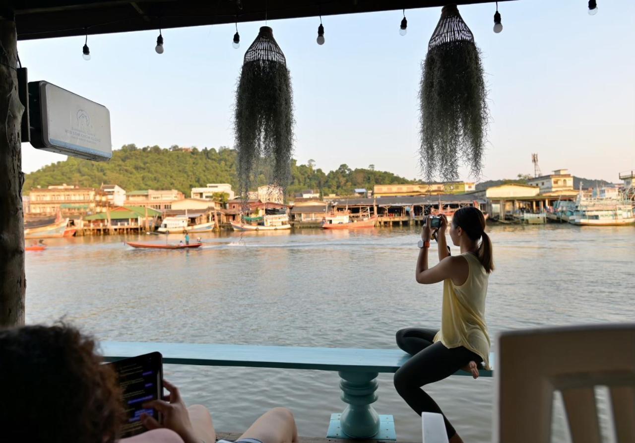 Rub Lom Chom Klong Homestay Chumphon Exterior photo