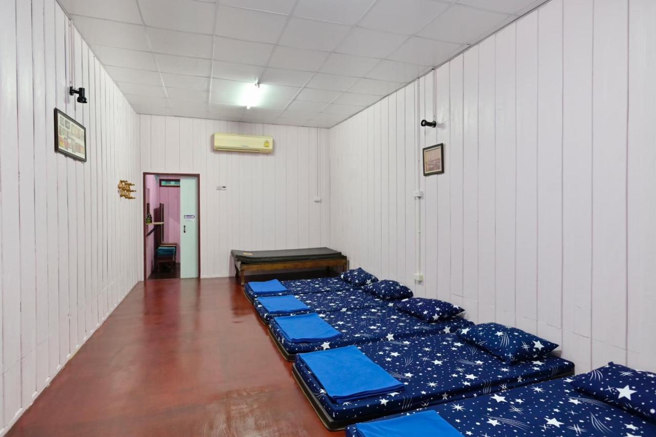 Rub Lom Chom Klong Homestay Chumphon Exterior photo